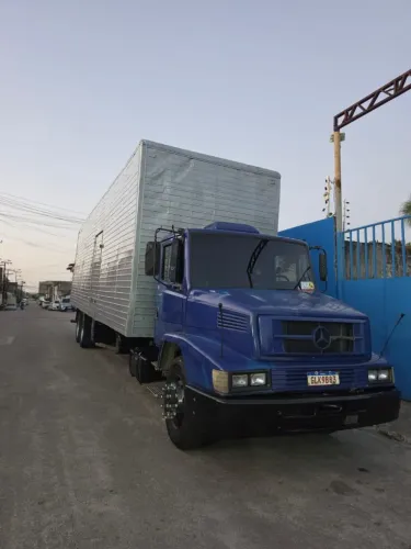 Caminhão 1218 com motor feito a 20 mil km. Caixa feira a 15 mil km diferencial feito .