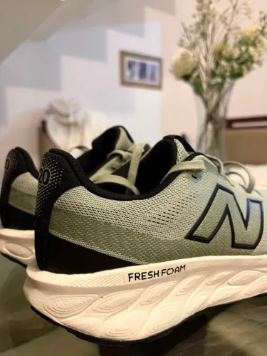 Tênis New balance NOVO