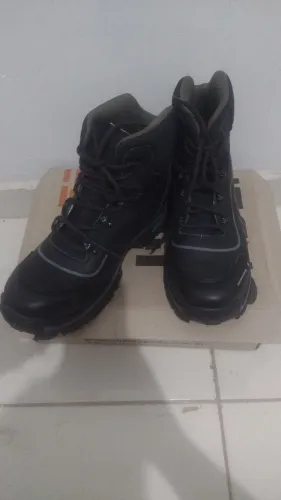 Vende-se coturno nunca usado!