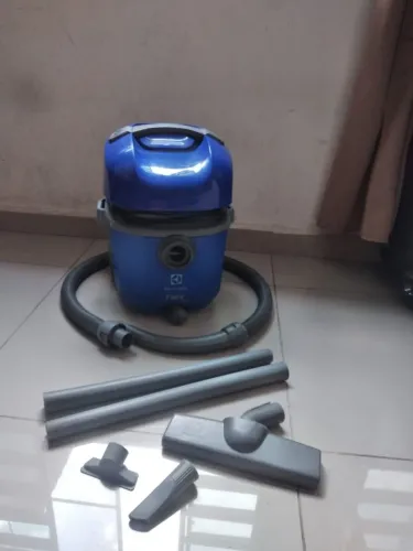 Aspirador de pó e água eletrolux 1400w 14L 220v vai com dois sacos reserva para pó