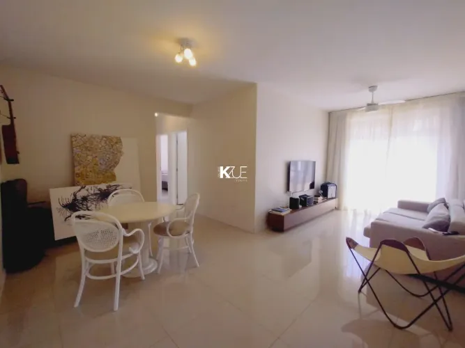 Vendo apto de 3 dorms, sendo 1 suíte, 2 sacadas, com 1 vaga de garagem livre.