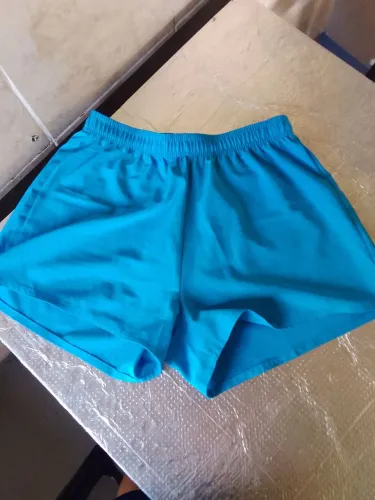 Short adulto feminino