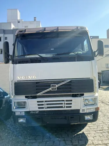 Caminhão volvo