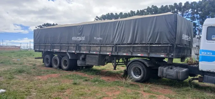 Carreta graneleiro