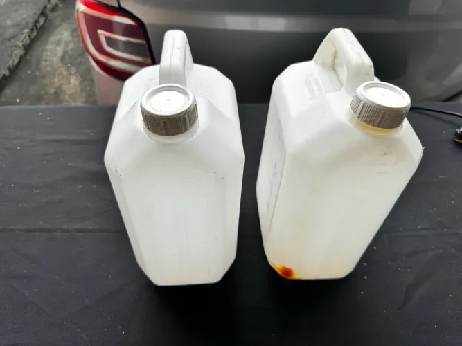 Galão Bombona Plastica 5 Litros  Leitoso Tampa Rosca