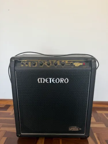 Amp p/ Baixo Meteoro Nitrous 150B