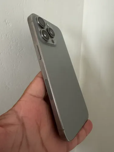 IPHONE 15 PRO MAX 256 NATURAL R$ 3700,00