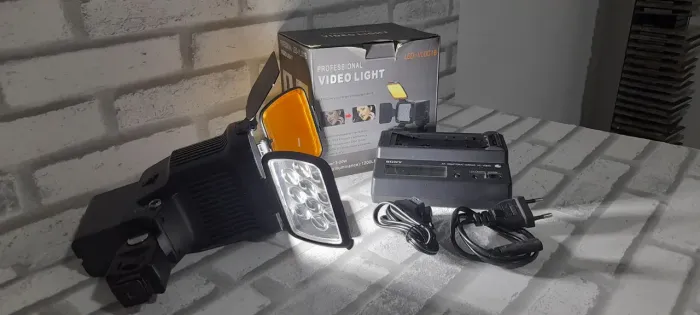 Vendo iluminador profissional+bateria +carregador R$750