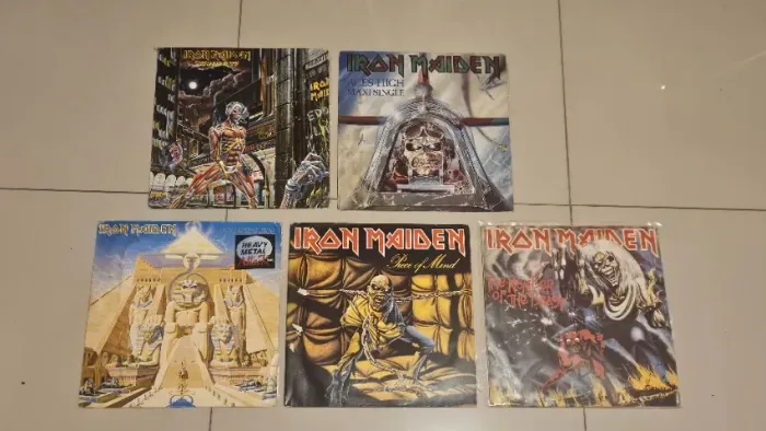 Lote 5 Discos de Vinil LP Iron Maiden Powerslave The number of the Beast Piece of Mind