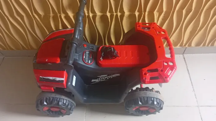 Quadriciclo elétrico 
