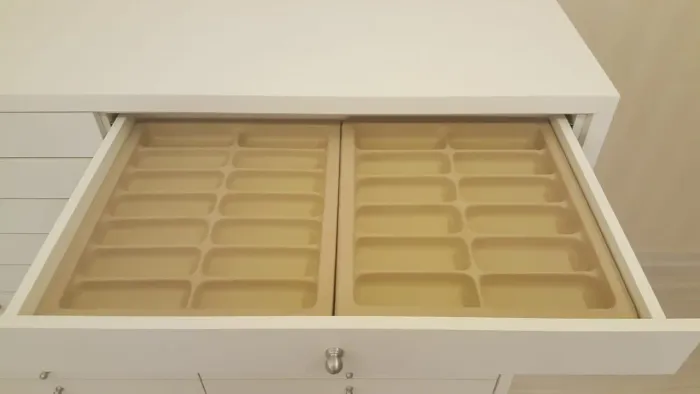 Vendo 2 armários novinhos para ótica ou similares