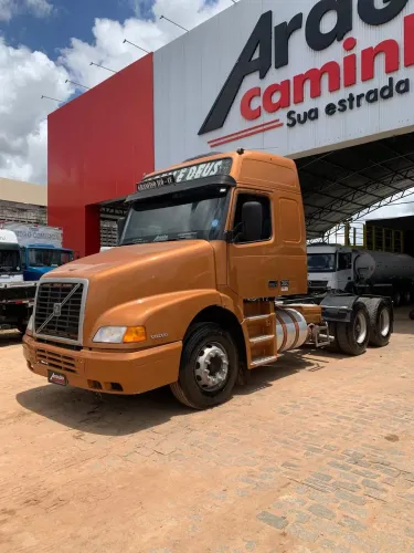 VOLVO NH-12 380 4x2 2p (diesel)