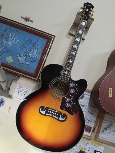 Violão Epiphone EJ 200