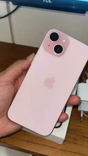 iPhone 15 Rosé Novo