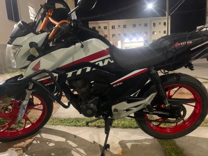 Vendo moto Honda