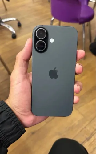 iPhone 17