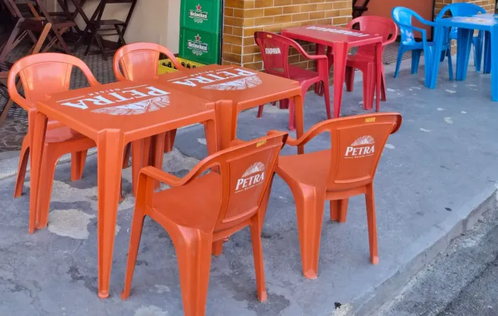 Jogo de mesa e cadeiras para bar