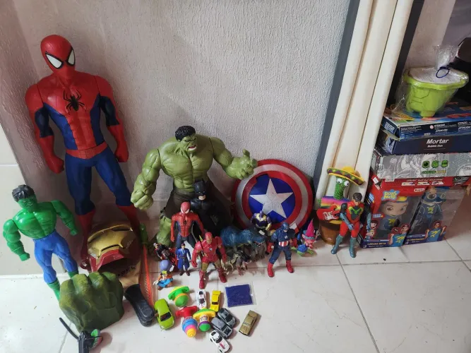 Boneco marvel