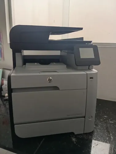 Impressora HP Color LaserJet Pro MFP M476nw - Laser Colorida Com Wi-Fi