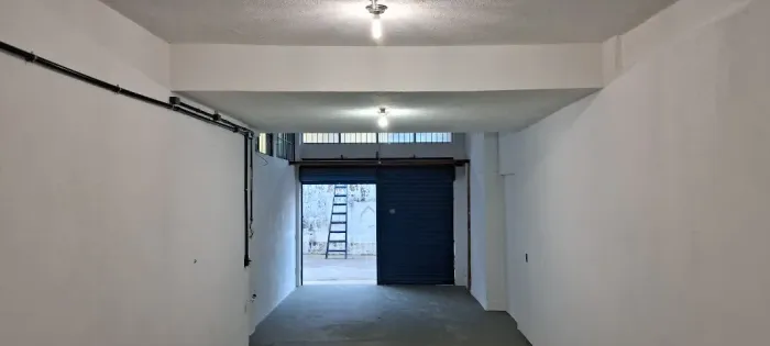 Excelente Loja Comercial Próxima à Igreja de São Sebastião