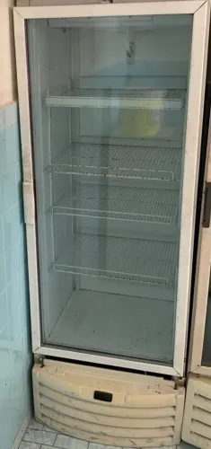 Vende-se expositor de bebidas