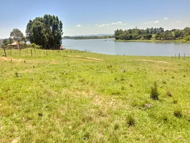 Chácara para lazer e pesca de 2300 mt A. total Carlópolis-Pr