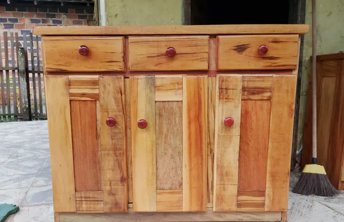 BALCÃO DE COZINHA DE 3 PORTAS + RODINHAS