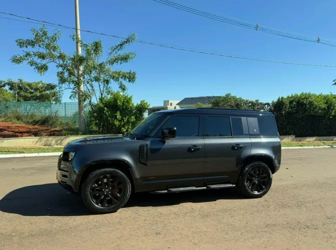 Land Rover Defender 110 X D300 HSE Mhev DIE AUT 2024