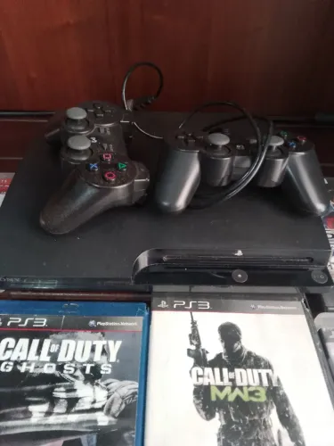 PS3 slinPS3 Slim 250 GB Desbloqueado + 2 Controles + 6 jogos