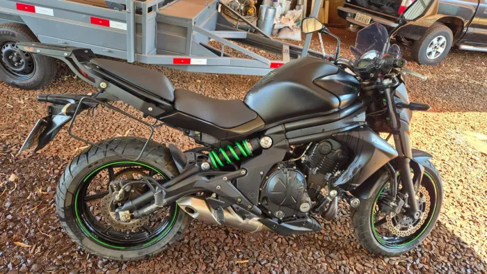 Ótima oportunidade! Kawasaki ER-6N 649cc 14/15