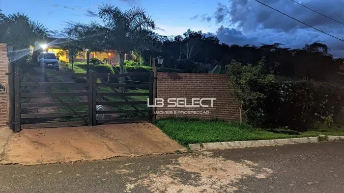 Rancho com 2 dormitórios à venda, 160 m² por R$ 650.000,00 - Zona Rural - Uberlândia/MG