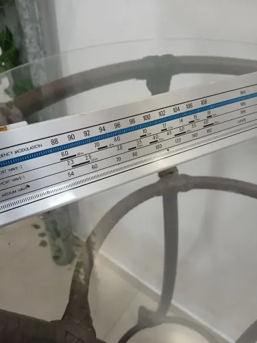 Radio Polyvox RG 800 ( escala de rádio)