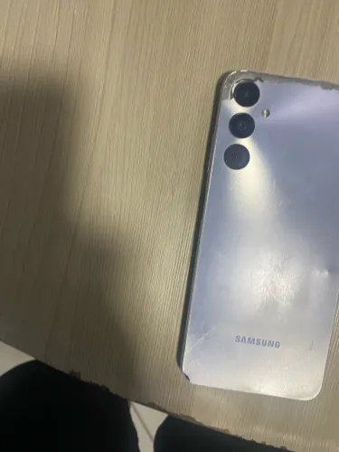 Vendo a05s só está com entrada do carregador quebrada