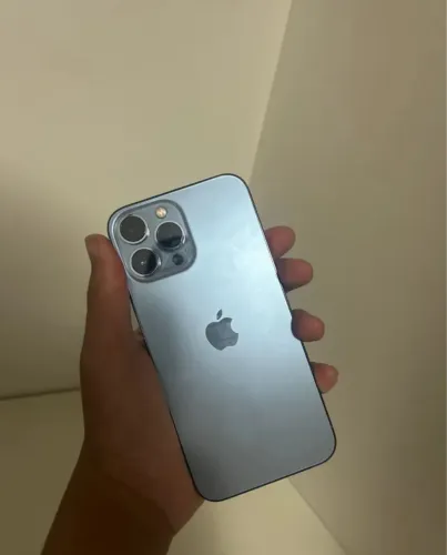 Iphone 13 pro max azul cierra