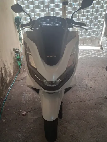 Honda PCX 160 DLX ABS 2024 - Branca / Revisões na Concessionária<br>