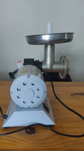 Máquina de fazer linguiça 