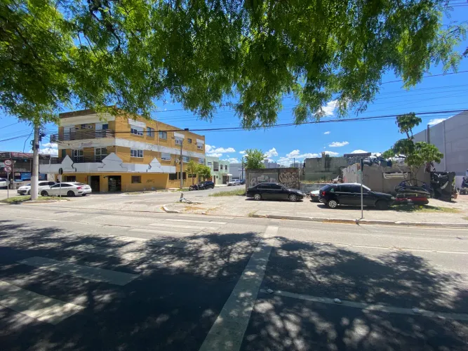 Terreno à venda no Areal, Pelotas: com 300 m² de área total em excelente localização.