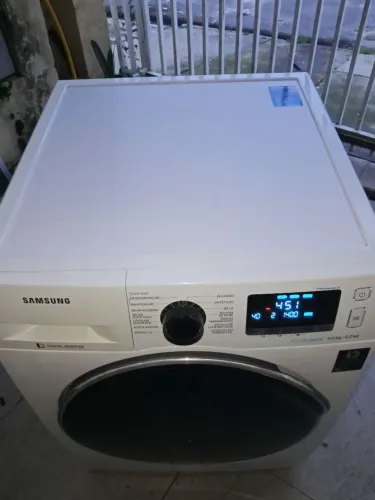 Lava e seca Samsung 9 KG impecável