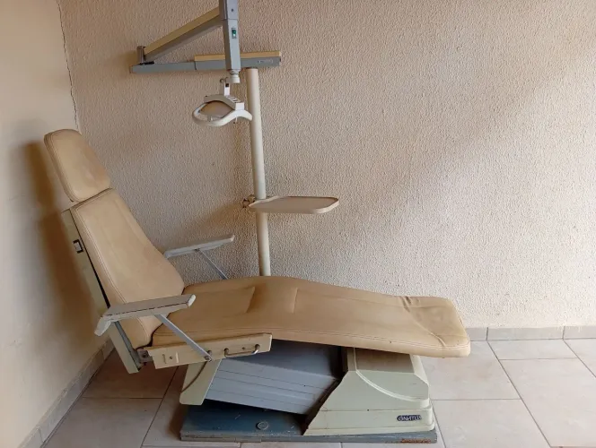 Cadeira odontológica antiga