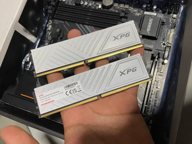 Memória ram ddr4 8 e 4 GB