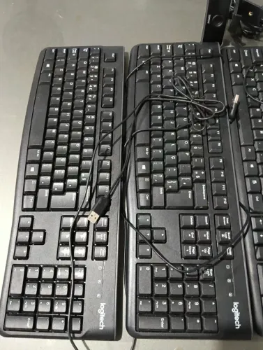 Equipamentos de informática, teclados e câmera web