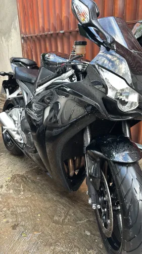 CBR fireblade. Vendo ou troco por carro