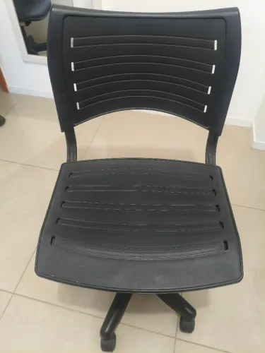 Cadeira Iso Giratoria Desmontável Frisocar com Regulagem de Altura<br><br>4.6