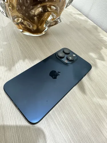 iPhone 15 pro Max, 256gb. 2 anos e 5 meses de uso. Aparelho sem nenhum defeito e detalhe.