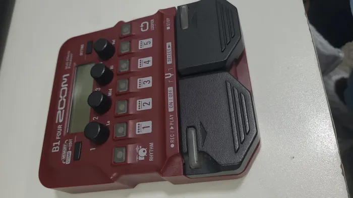 Zoom B1four bass