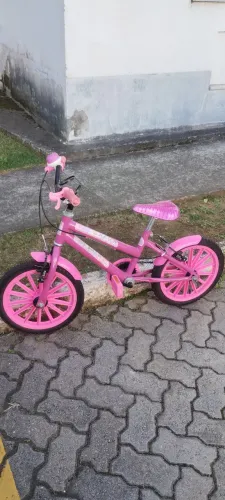 Bicicleta infantil, muito novinha, 