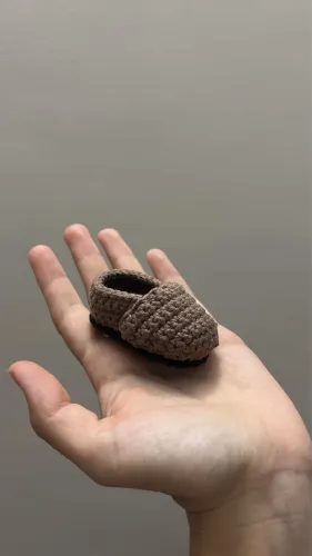 Sapatinho de crochê 