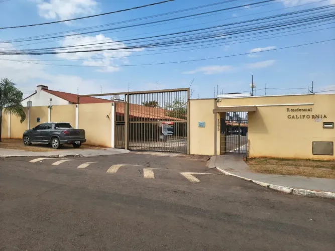 casa 2/4 montada ( condomínio Califórnia),