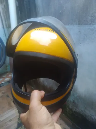 Vendo capacete seminovo 