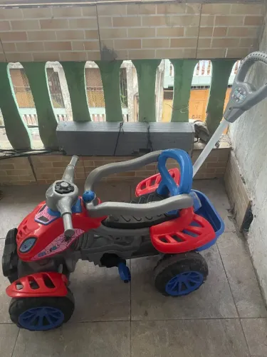 Quadriciclo infantil